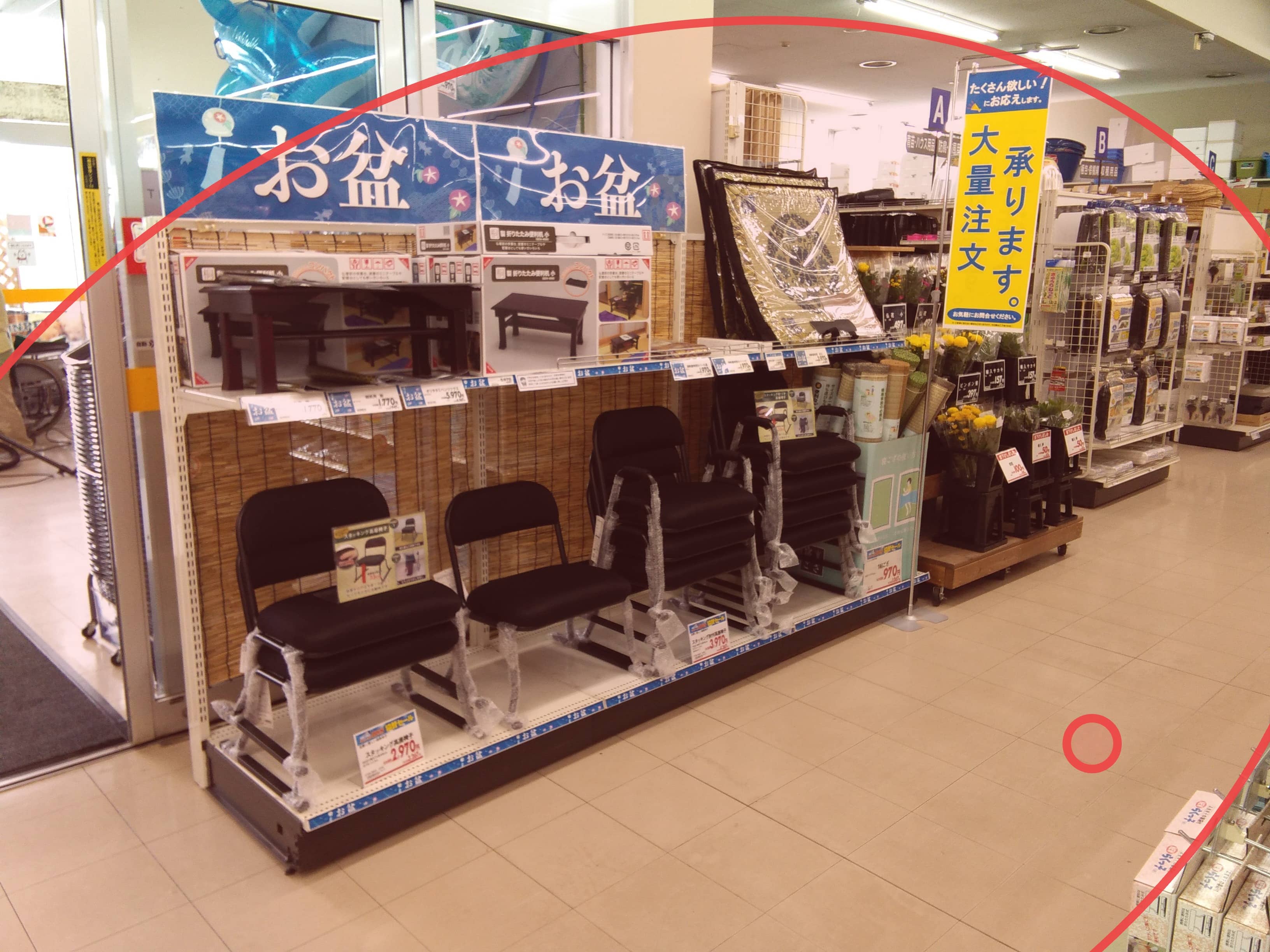 カウンター前 食物販やプロモーション等の出店に最適なホームセンター店内のイベントスペース