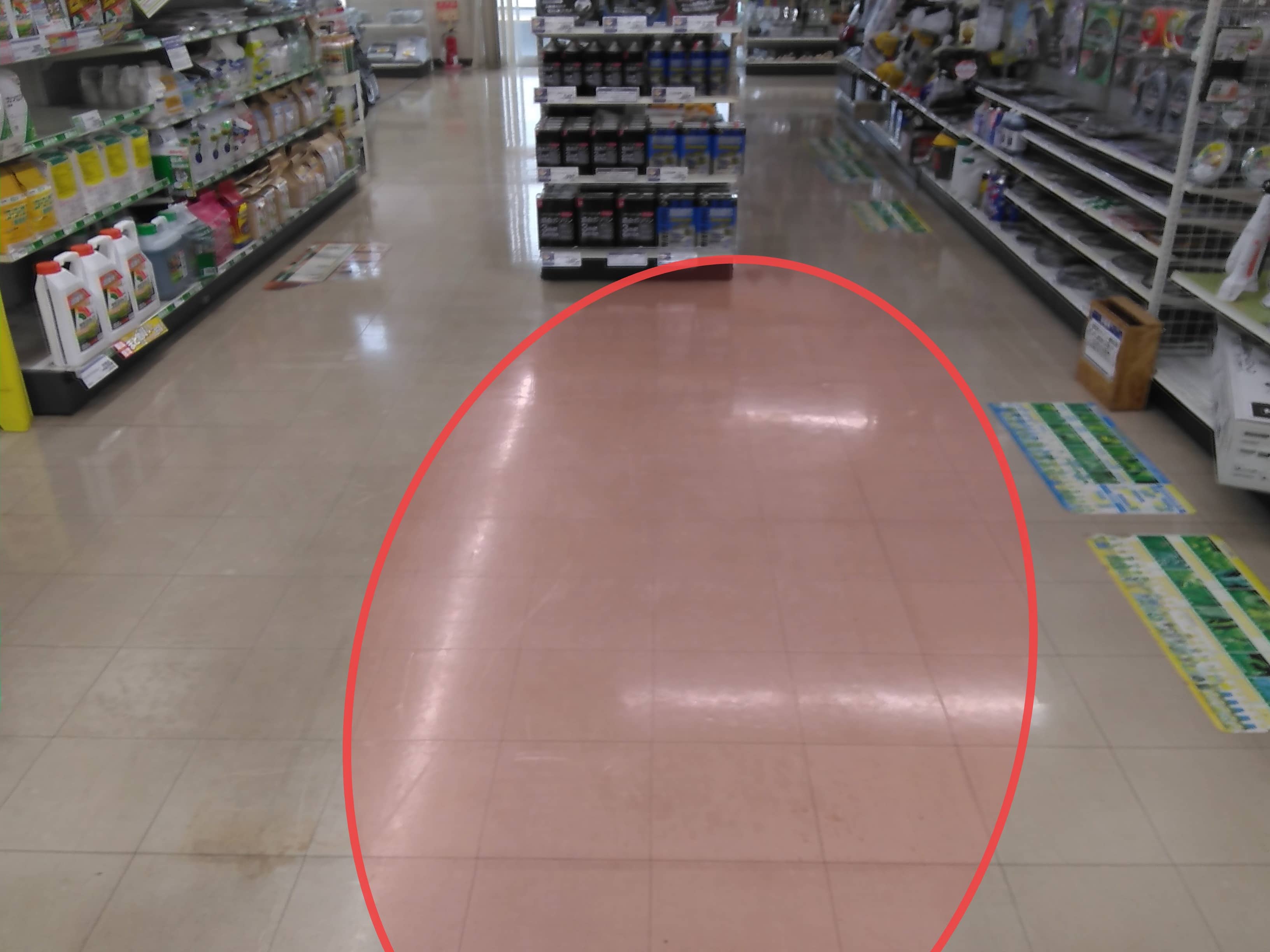 屋内レジ前 食物販やプロモーション等の出店に最適なホームセンター店内のイベントスペース
