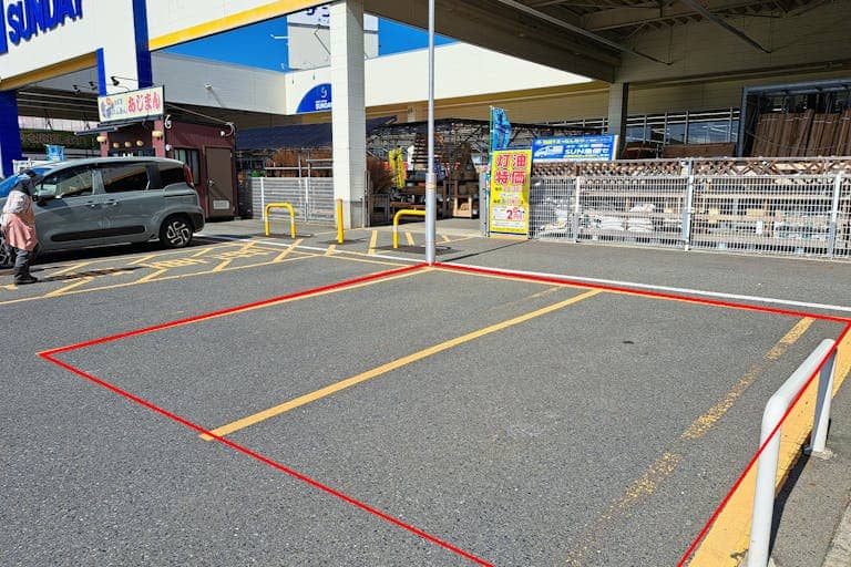 屋外駐車場 キッチンカーの出店に最適なホームセンター内駐車場の屋外イベントスペース
