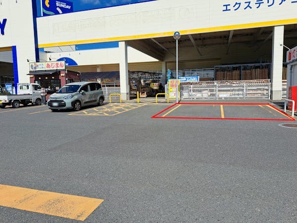 屋外駐車場 キッチンカーの出店に最適なホームセンター内駐車場の屋外イベントスペース1