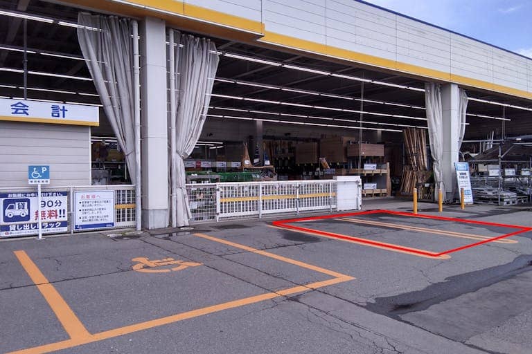 屋外駐車場 キッチンカーの出店に最適なホームセンター内駐車場の屋外イベントスペース