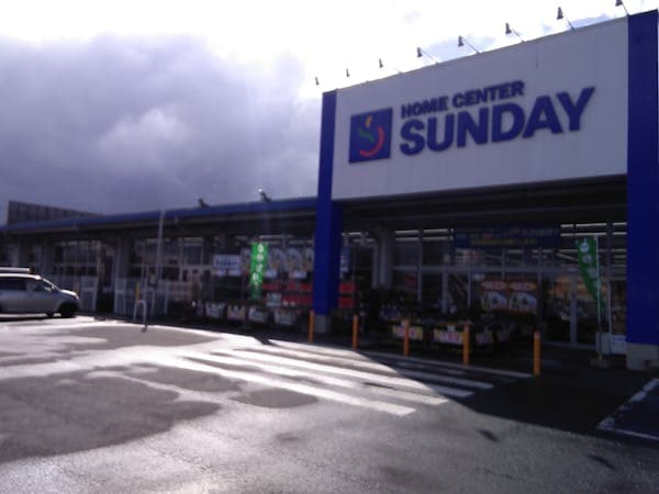 屋外駐車場 キッチンカーの出店に最適なホームセンター内駐車場の屋外イベントスペース2