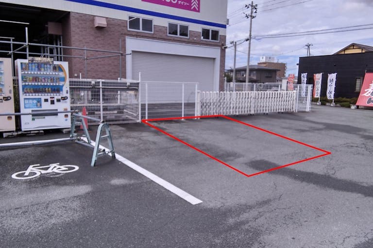 屋外駐車場 キッチンカーの出店に最適なホームセンター内駐車場の屋外イベントスペース