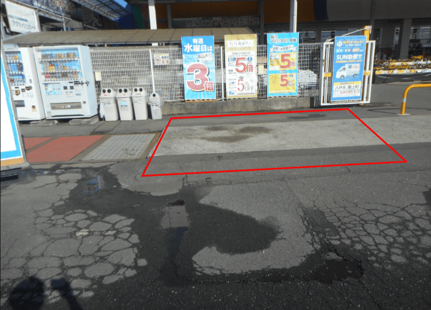 屋外駐車場 キッチンカーの出店に最適なホームセンター内駐車場の屋外イベントスペース