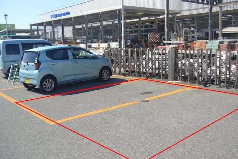屋外駐車場 キッチンカーの出店に最適なホームセンター内駐車場の屋外イベントスペース