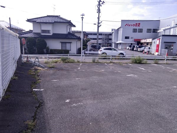 屋外駐車場 キッチンカーの出店に最適なホームセンター内駐車場の屋外イベントスペース2