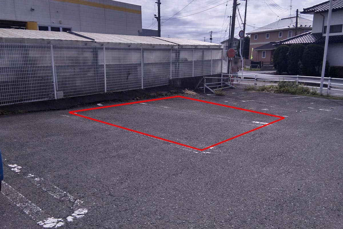 屋外駐車場 キッチンカーの出店に最適なホームセンター内駐車場の屋外イベントスペース
