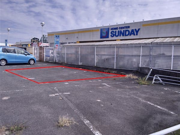 屋外駐車場 キッチンカーの出店に最適なホームセンター内駐車場の屋外イベントスペース1