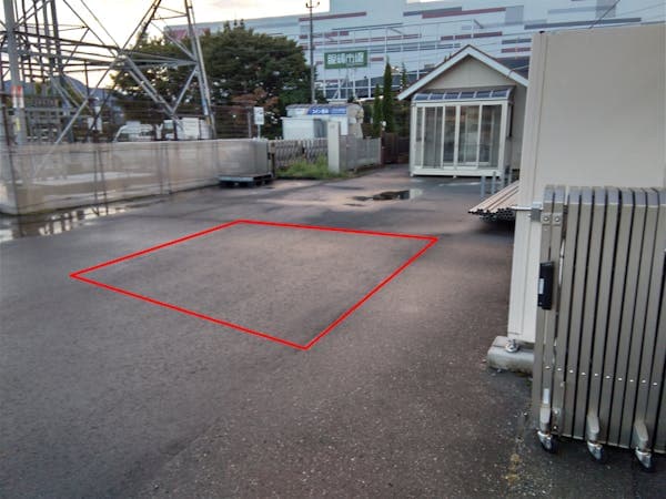 屋外駐車場 キッチンカーの出店に最適なホームセンター内駐車場の屋外イベントスペース1