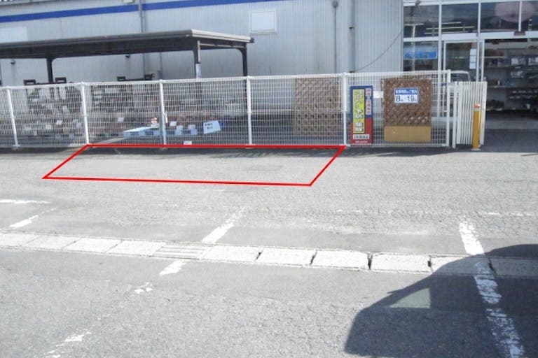 屋外駐車場 キッチンカーの出店に最適なホームセンター内駐車場の屋外イベントスペース
