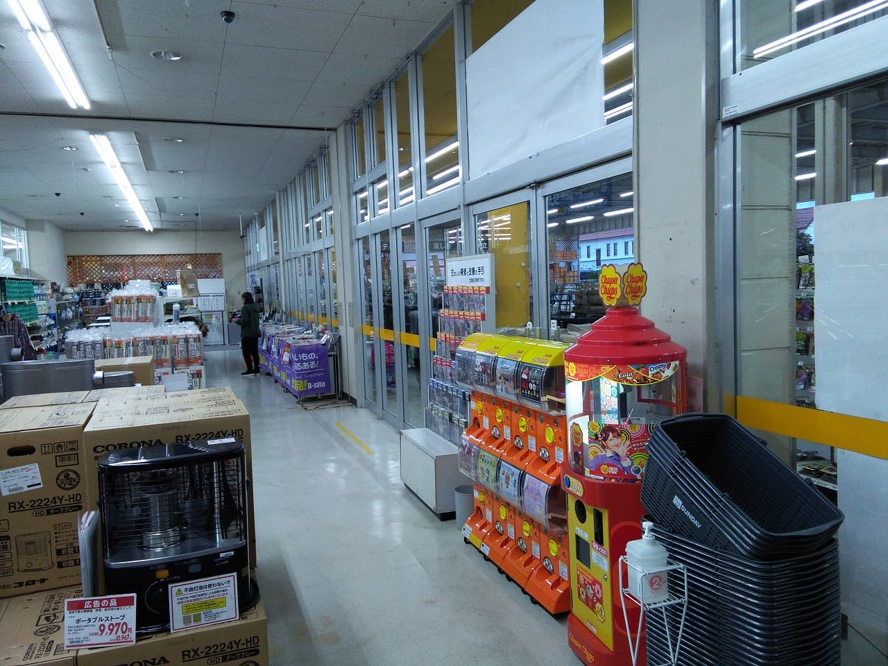 風除室 食物販やプロモーション等の出店に最適なホームセンター店内のイベントスペース1