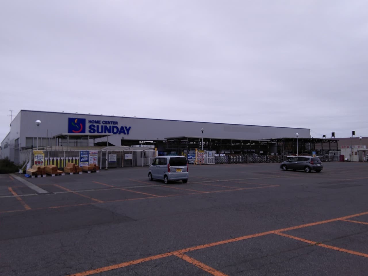 風除室 食物販やプロモーション等の出店に最適なホームセンター店内のイベントスペース1