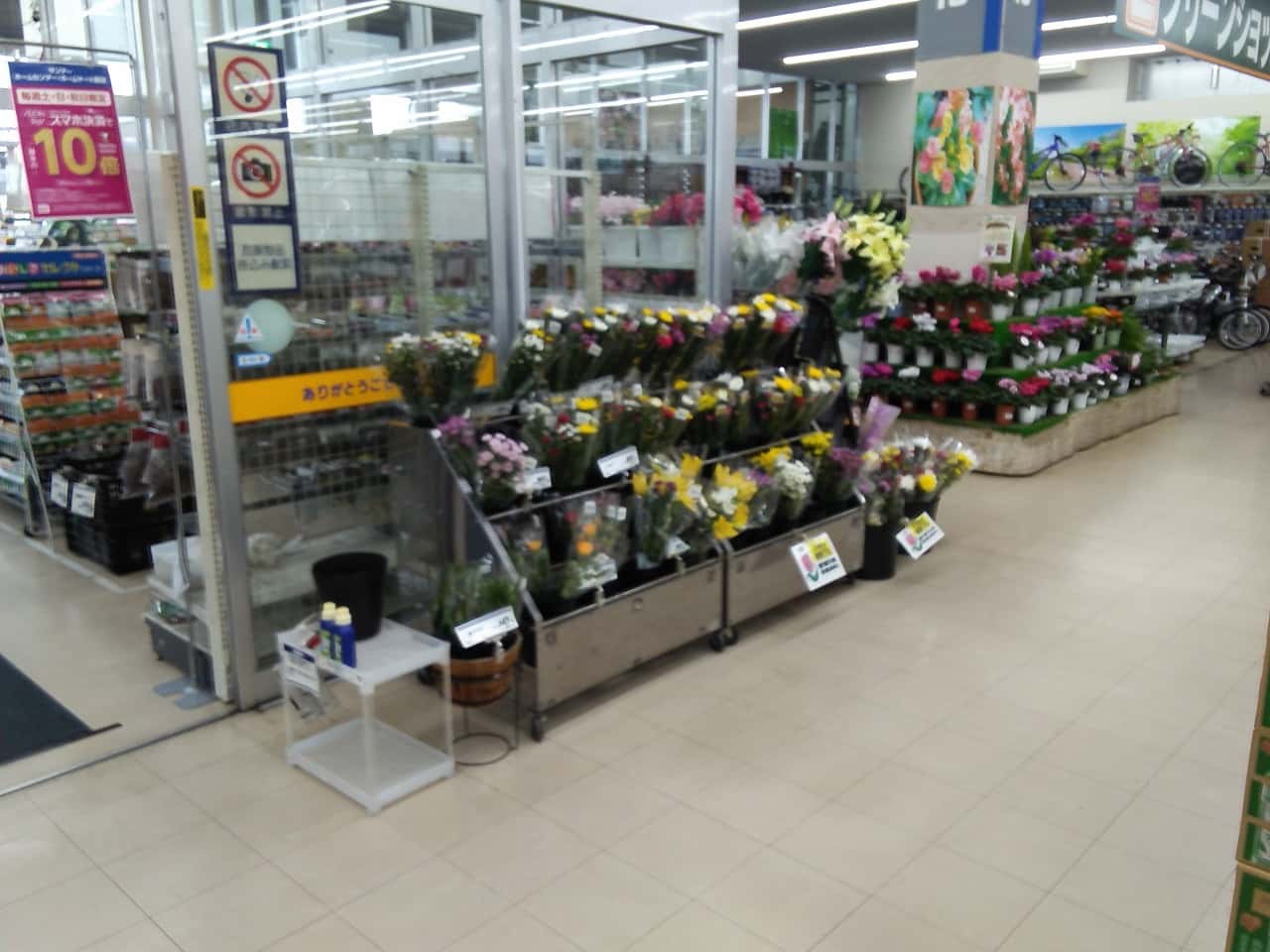 屋内店内 食物販やプロモーション等の出店に最適なホームセンター店内のイベントスペース