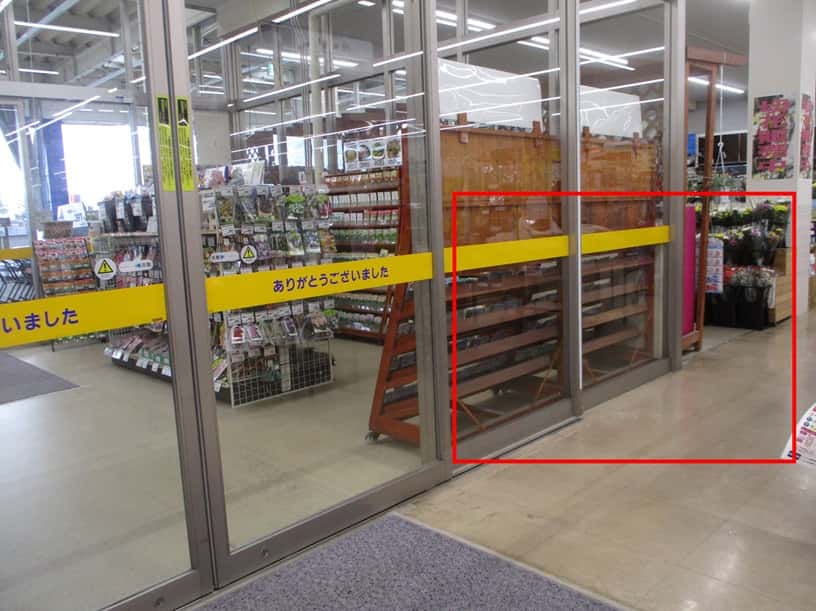 メインレジ前スペース 食物販やプロモーション等の出店に最適なホームセンター店内のイベントスペース