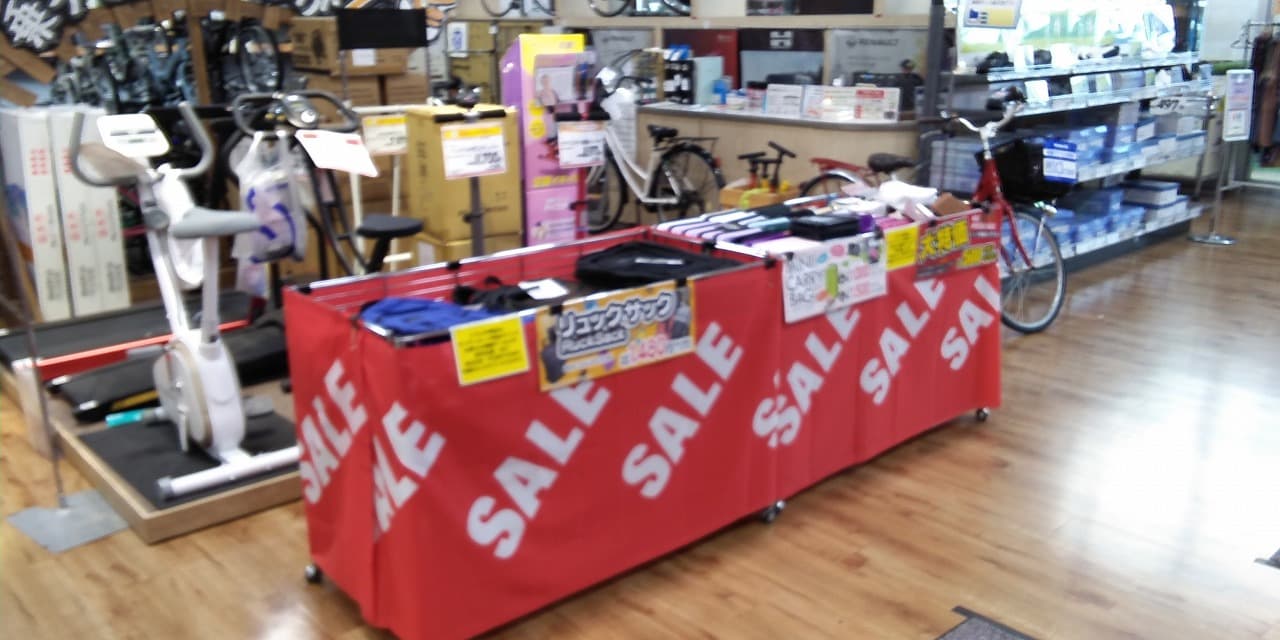 屋内グリーンショップ前 食物販やプロモーション等の出店に最適なホームセンター店内のイベントスペース1