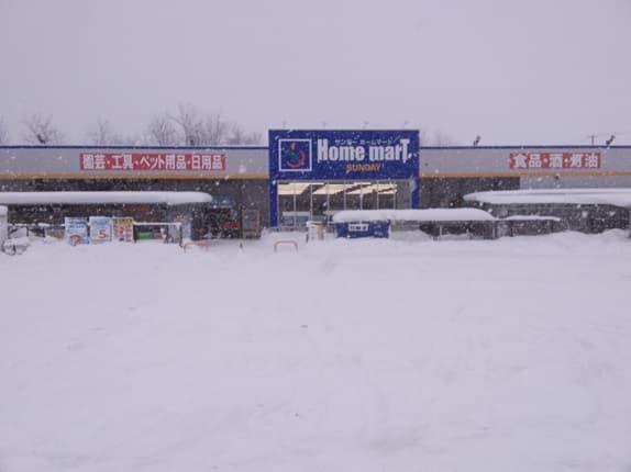 屋外駐車場 キッチンカーの出店に最適なホームセンター内駐車場の屋外イベントスペース