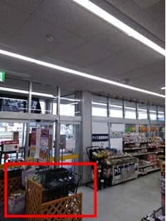 店内入口脇 食物販やプロモーション等の出店に最適なホームセンター店内のイベントスペース