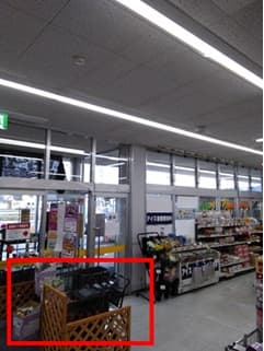 店内入口脇 食物販やプロモーション等の出店に最適なホームセンター店内のイベントスペース