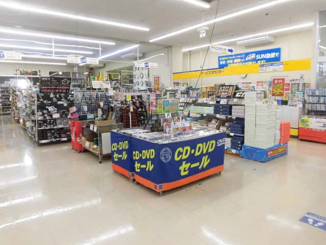 作業衣料売場 食物販やプロモーション等の出店に最適なホームセンター店内のイベントスペース