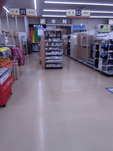 レジ前 食物販やプロモーション等の出店に最適なホームセンター店内のイベントスペース