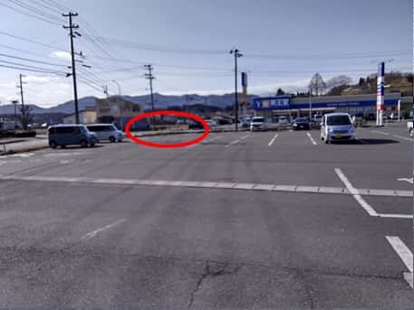 屋外駐車場(南側) キッチンカーの出店に最適なホームセンター内駐車場の屋外イベントスペース