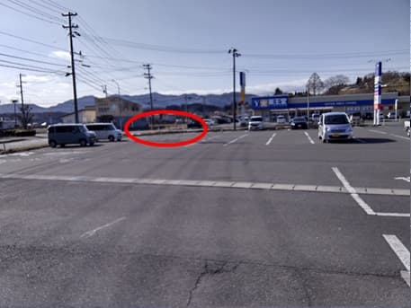 屋外駐車場(南側) キッチンカーの出店に最適なホームセンター内駐車場の屋外イベントスペース